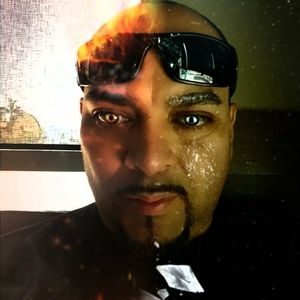 Meet your Posher, Carlos